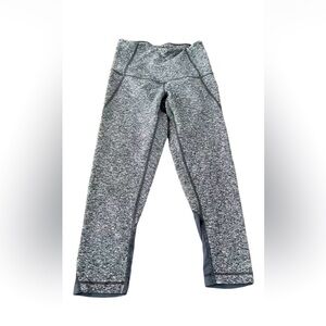ZELLA Capri Leggings Size XS Heather Gray High Compression High Waist